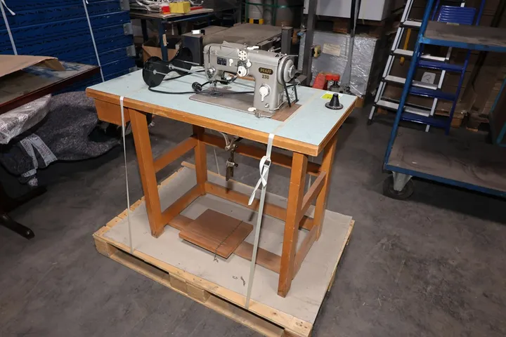 Pfaff Industrienähmaschine ohne Palette